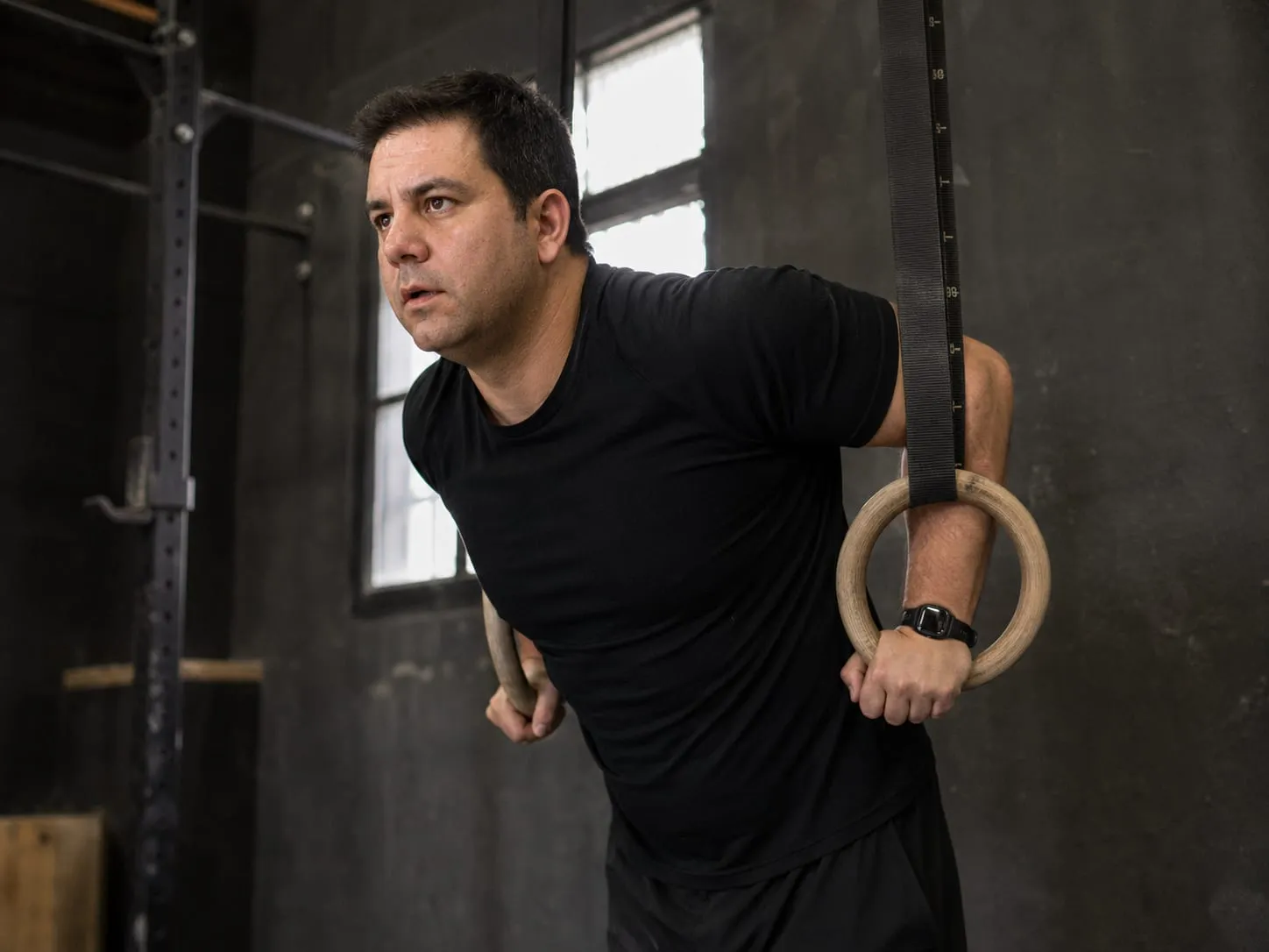 Víctor Chamarro training on gymnastic rings